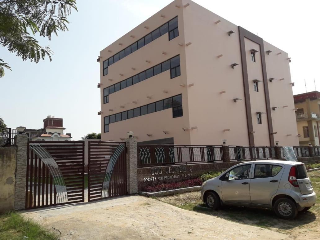 Yog Bhawan Aparthotel Greater Noida Luaran gambar